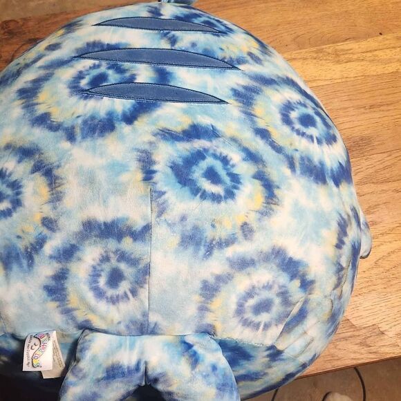 Luther The Shark SQUISHMALLOW - Picture 3 of 5